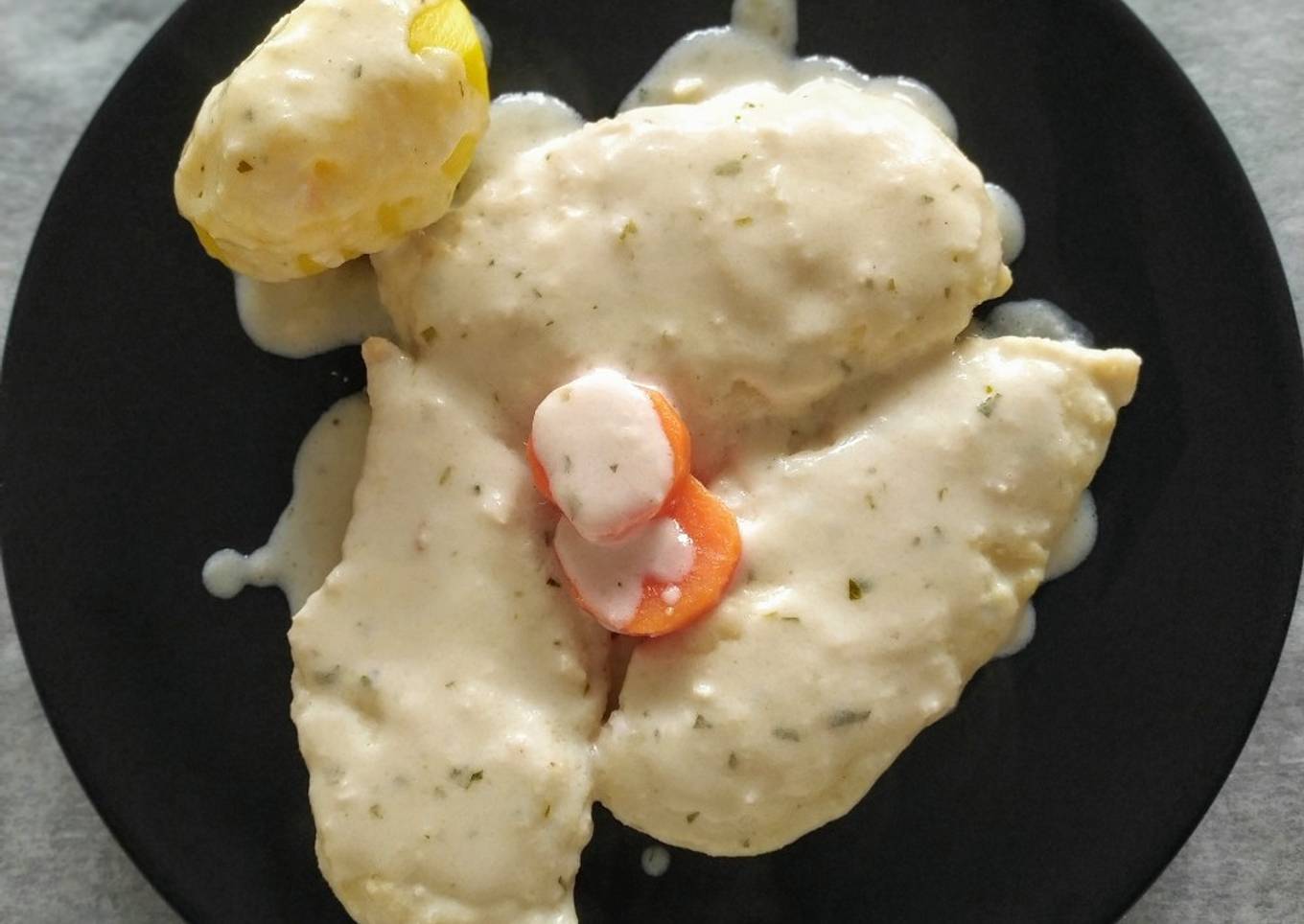 Escalopines de pollo en salsa de limón