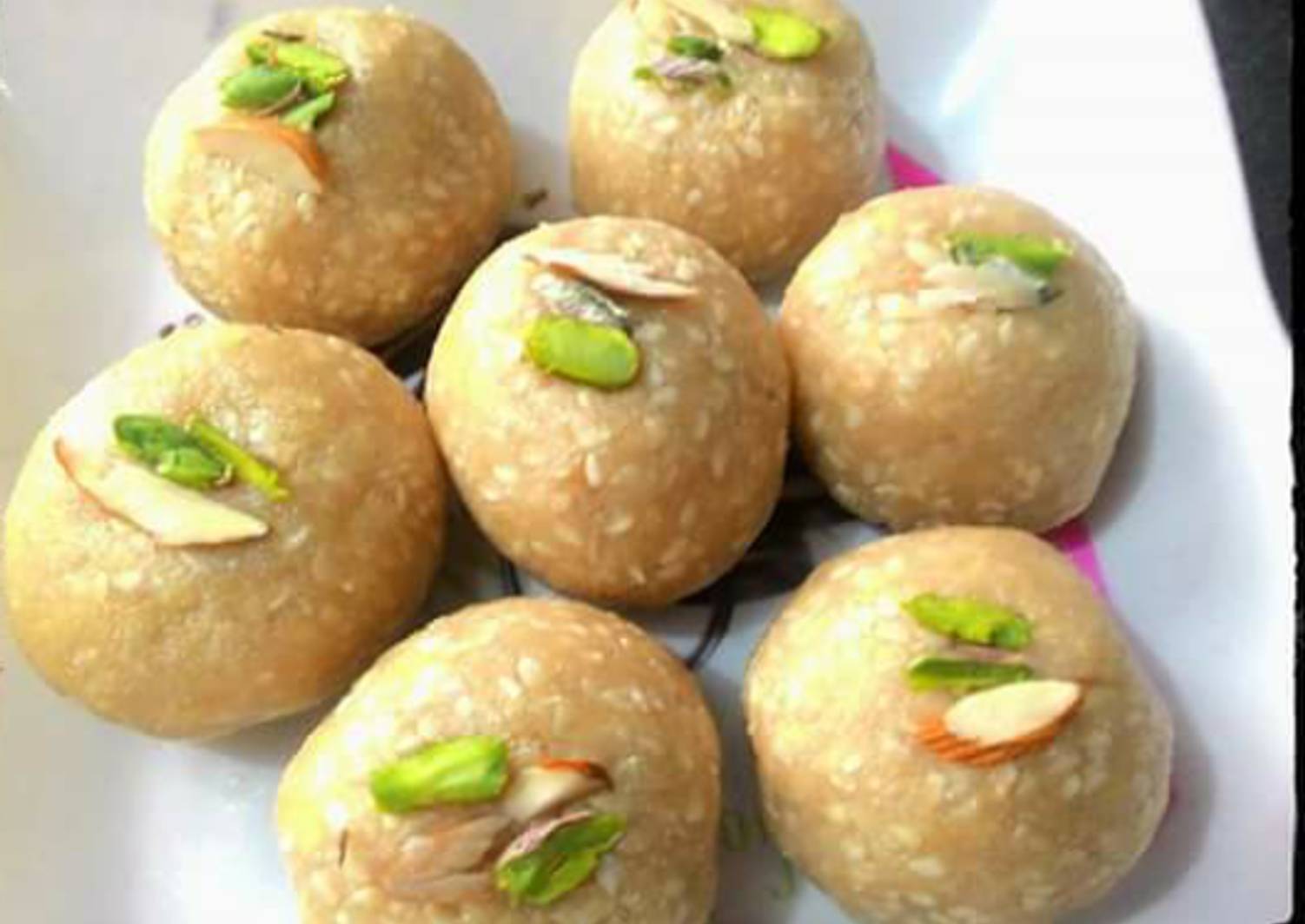 Til ladoo Recipe by Shikha Yashu Jethi - Cookpad