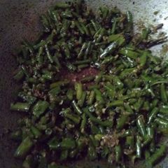 A picture of Barbati bhaja(kidney beans fry).