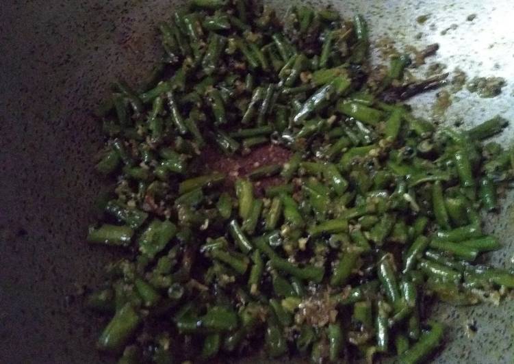 Barbati bhaja(kidney beans fry)