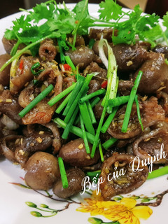 Hình của món Bao tử cá xào sả ớt.
