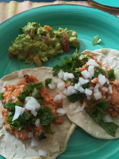 Una foto de Taquitos de lubina con chipotle