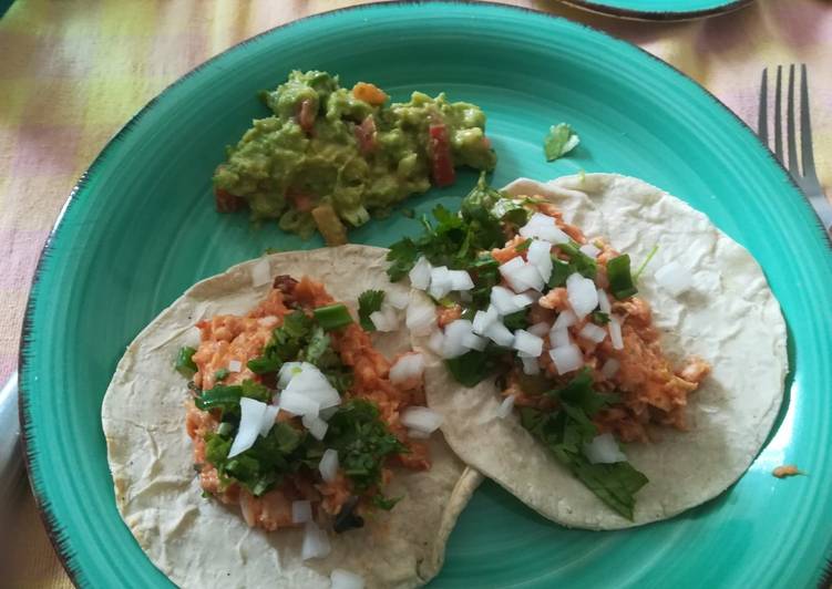 Taquitos de lubina con chipotle