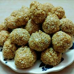 A picture of Til Gud Ladoo recipe.