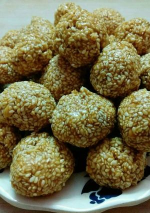 A picture of Til Gud Ladoo recipe.