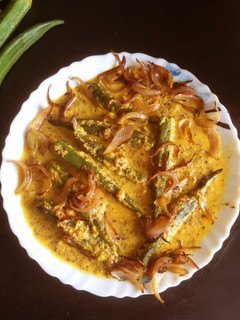 A picture of Lady finger in mustard sauce.