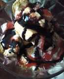 Helado de Chocolate y Dulce de Leche con Oreo y Salsas