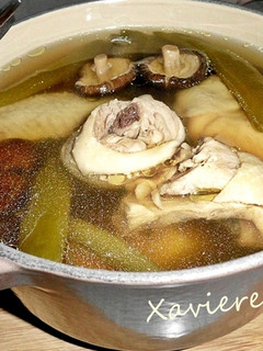 剝皮辣椒香菇雞湯 的食譜成品照片