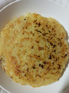 Una foto de Tortilla crujiente de papa y jamón