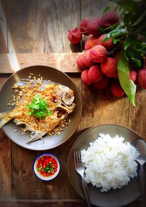 รูปของ ปลาจะละเม็ดทอดกระเทียม