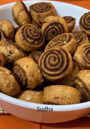बाकरवडी (bakarvadi recipe in marathi) रेसिपी चे मुख्य फोटो 
