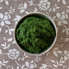 3- Minute Nettle & Walnut Pesto #vegan #paleo A picture of 3- Minute Nettle & Walnut Pesto #vegan #paleo.