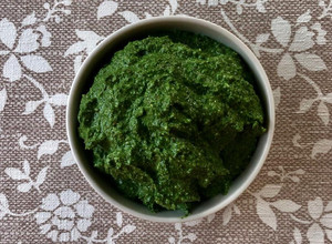 A picture of 3- Minute Nettle & Walnut Pesto #vegan #paleo.