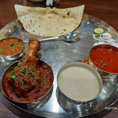 A picture of Amritsari chicken masala.