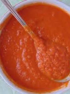 Una foto de Salsa roja natural (salsa de jugo de tomate)