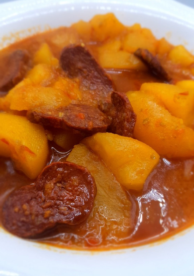 Una foto de Patatas a la riojana con chorizo de pavo