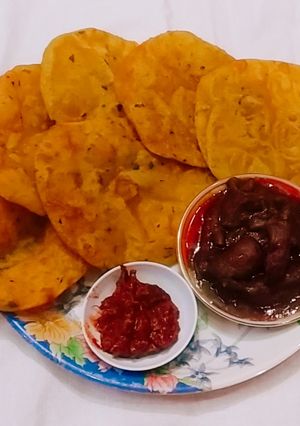 A picture of Potato masala poori.