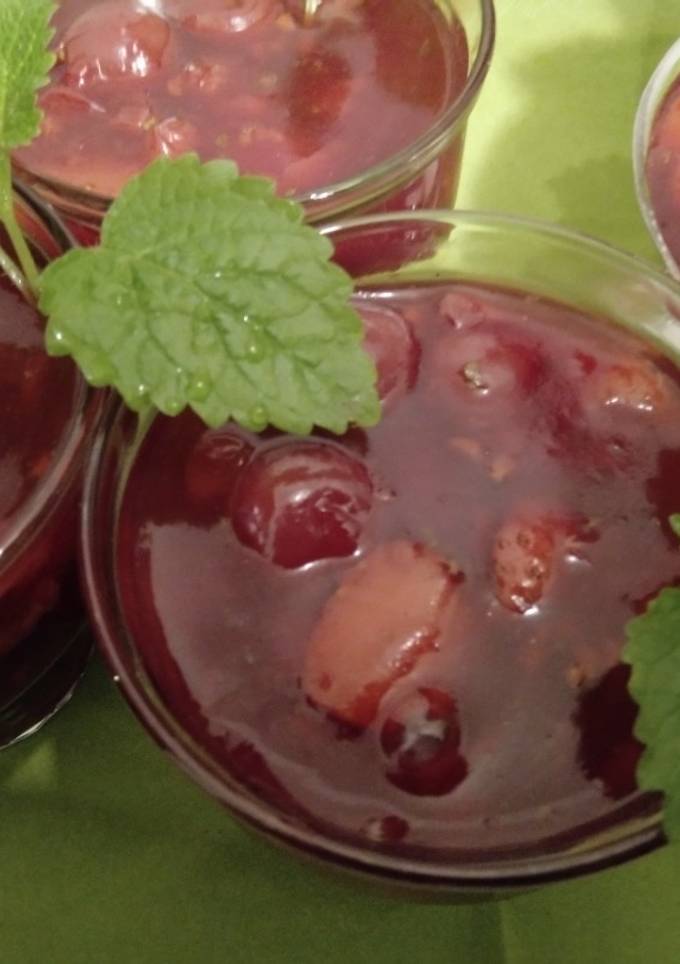 Rote Grütze mit Schuss und Minze Rezept von ChrisTine - Cookpad Rote Grütze mit Schuss und Minze Rezept von ChrisTine - Cookpad