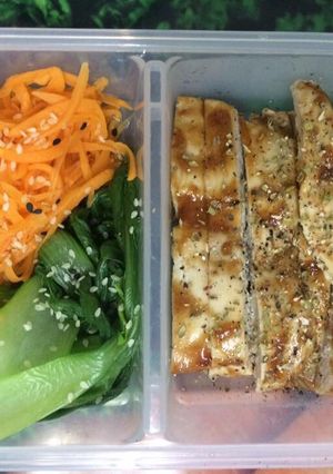 รูปของ อกไก่ย่างบาร์บีคิว ข้าวกล่องเกือบคลีน