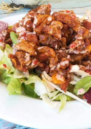Gyros mézes - mustáros csirkével, salátával recept fotója