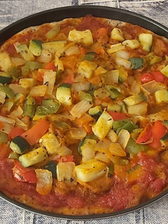 Una foto de Pizza vegana a la jardinera 🍕💯💚😋