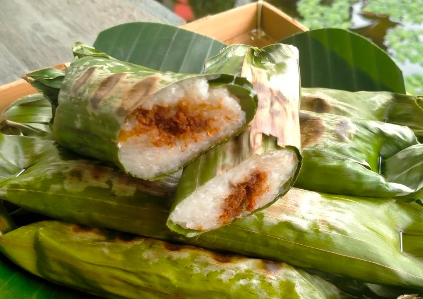 Lalampa / Gogos / Lemper Bakar isi Abon Ikan Pedas