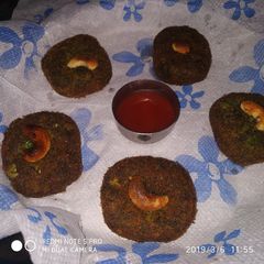 A picture of Hara bara kabab.