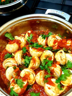 A picture of Egg curry.