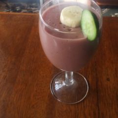 Banana & avacado smoothie with strawberry flavour A picture of Banana & avacado smoothie with strawberry flavour.