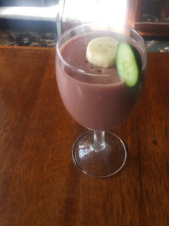 A picture of Banana & avacado smoothie with strawberry flavour.