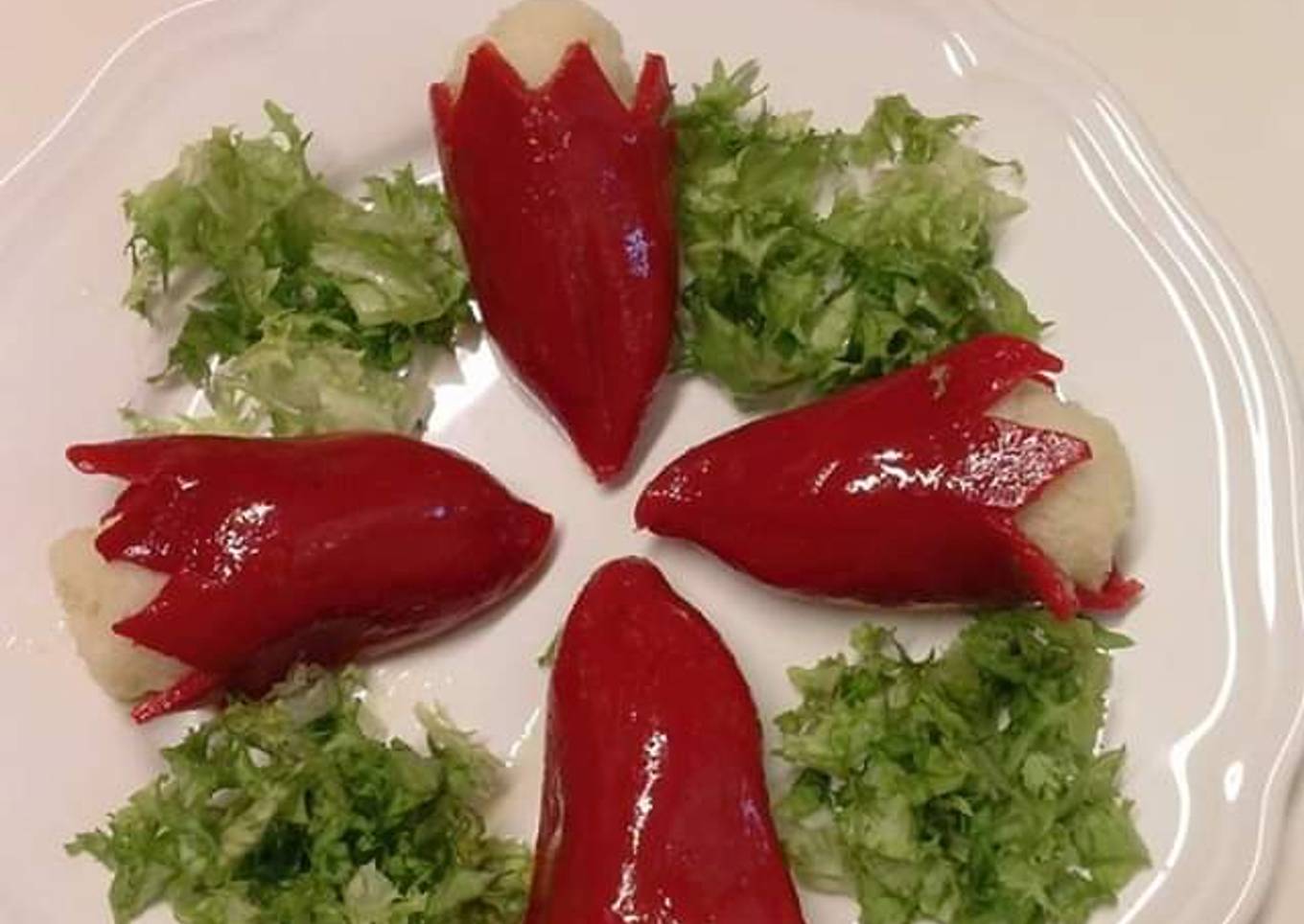 Pimientos del piquillo rellenos de brandada de bacalao