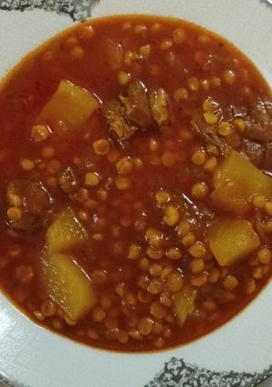 A picture of Gheymeh.