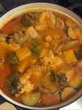 Pollo guisado con vegetales