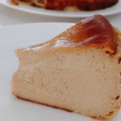 A picture of Mont Blanc-style Chestnut 🌰 Rum Cheesecake.
