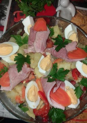 O poză a rețetei Salată de cartofi cu șuncă.