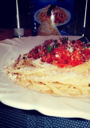 O poză a rețetei Spaghete cu bacon și sos de roșii.