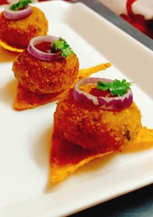 চীজি পটেটো নাচোজ বাইট (cheesy potato nachos bite recipe in Bengali) রেসিপির প্রধান ছবি