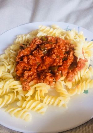 Una foto de Espirales con salsa de tomate y carne de soya