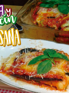 Una foto de Berenjena y calabacín a la parmesana
