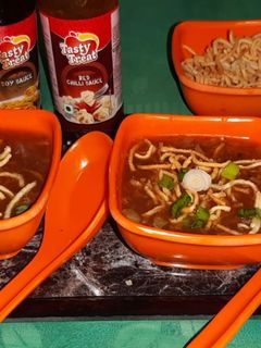 वेज मंचाऊ सूप (Veg manchow soup recipe in Hindi) रेसिपी मुख्य फोटो