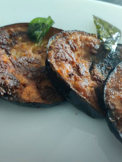கத்திரிக்காய் வறுவல் (Eggplant fry recipe in tamil) செய்முறை முக்கிய புகைப்படம்