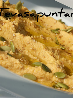 Una foto de Hummus de calabaza