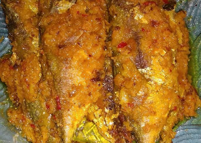 Langkah Mudah Memasak Resep Pesmol ikan kembung