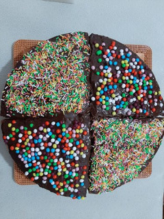 عکسی از دستور کیک اسفنجی با رویه شکلات 🍫