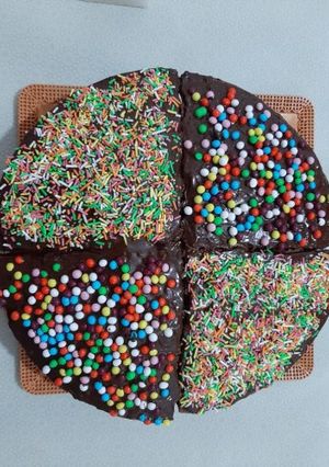 عکسی از دستور کیک اسفنجی با رویه شکلات 🍫