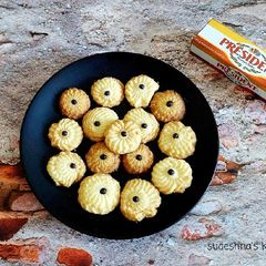 A picture of Flower-Butter Cookies.