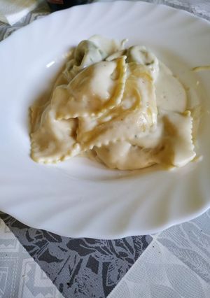 Una foto de Tortelini con nata y queso