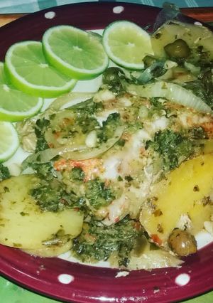 Una foto de 🐟Lomo de Corvina con papas al horno🥔🍋