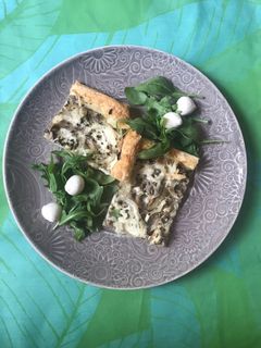 Una foto de Hojaldre 🌱 de setas cultivadas, para la merienda, por ejemplo