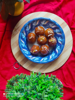 A picture of Bread gulab jaman.